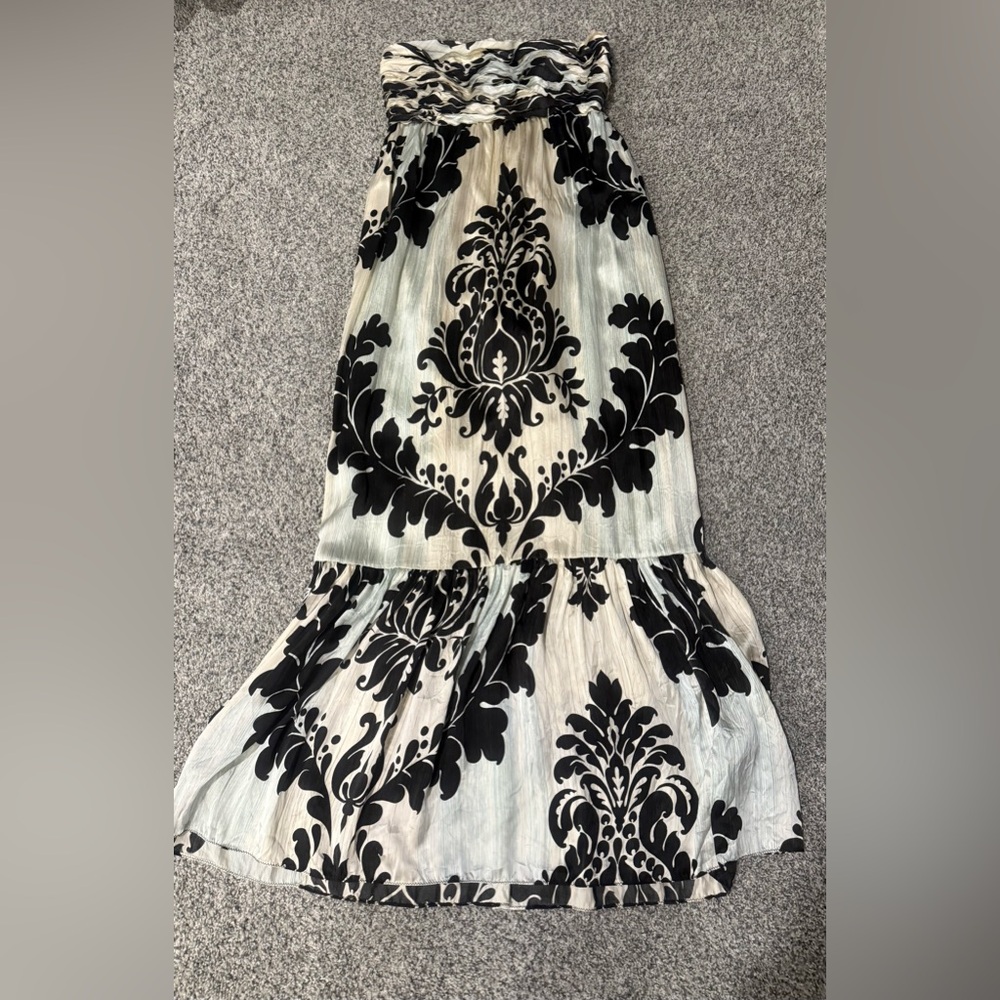 Elegant Black and White Maxi Skirt